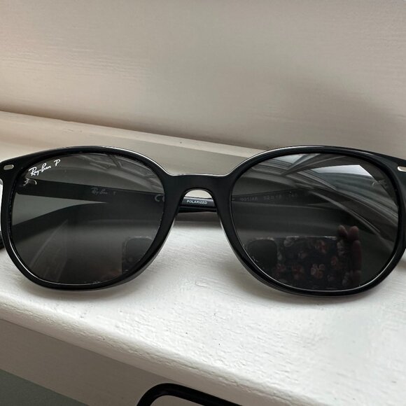 Ray-Ban Elliot women's sunglasses in Black - Picture 1 of 2